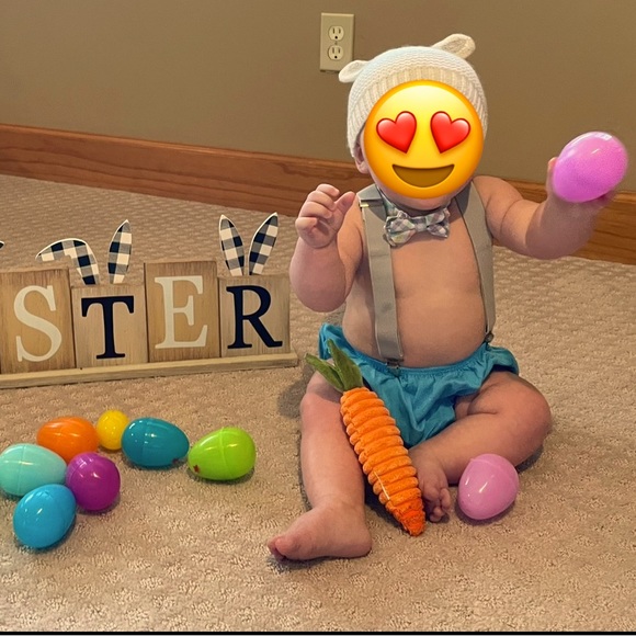 Baby Bloomers, Bow Tie  & Suspenders set with Knitted Bunny Hat - Picture 2 of 5